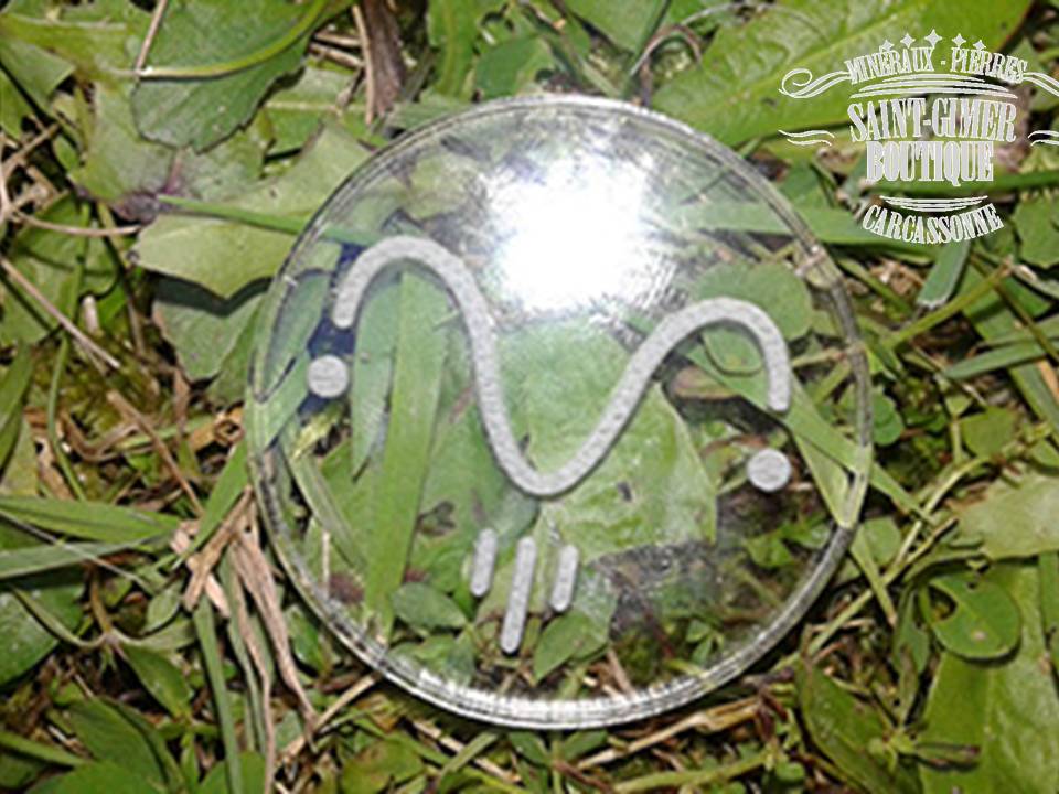 Les très étranges Tashistones,   derniers-nés des talismans…