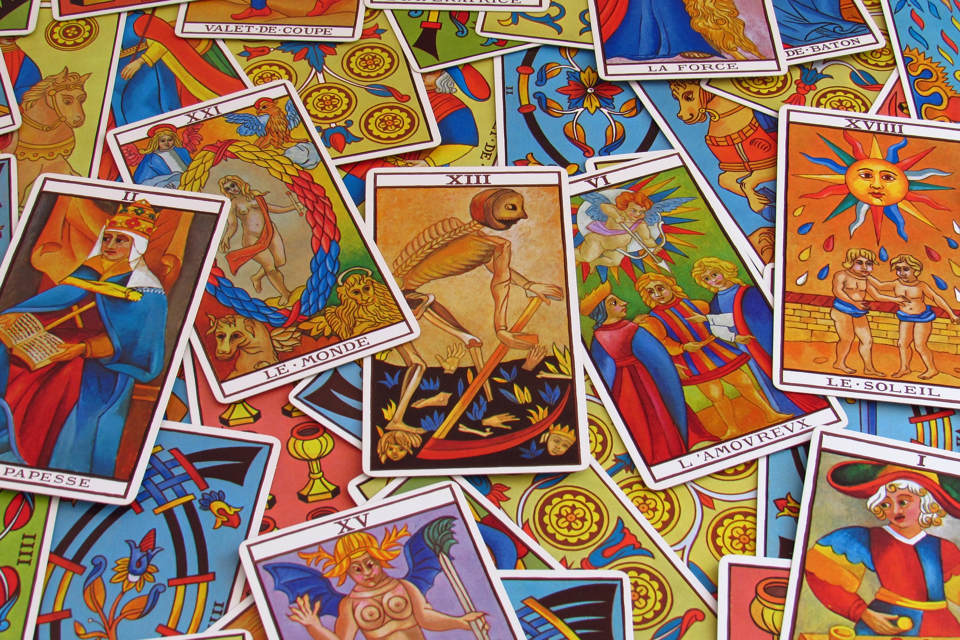 Tarot et psychologie : le lien selon Carl Gustav Jung